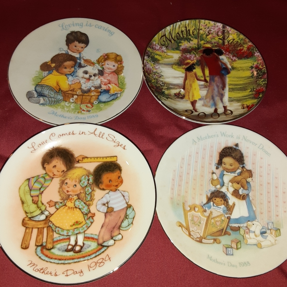 Vintage  Avon Mother's  Day Plates,  4